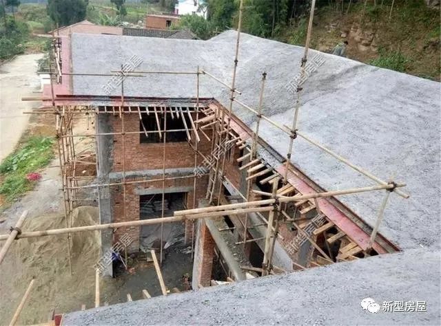 米博体育8383:农村盖房让一般包工头抓狂的屋顶防水保温原来施工这么简单？